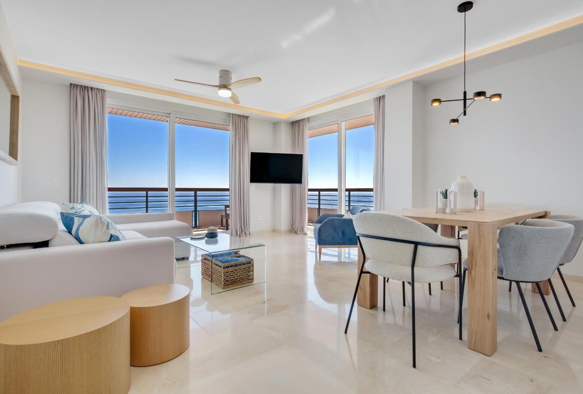 Santa Clara Modern & Exclusive Seafront Apartment Torremolinos Bagian luar foto