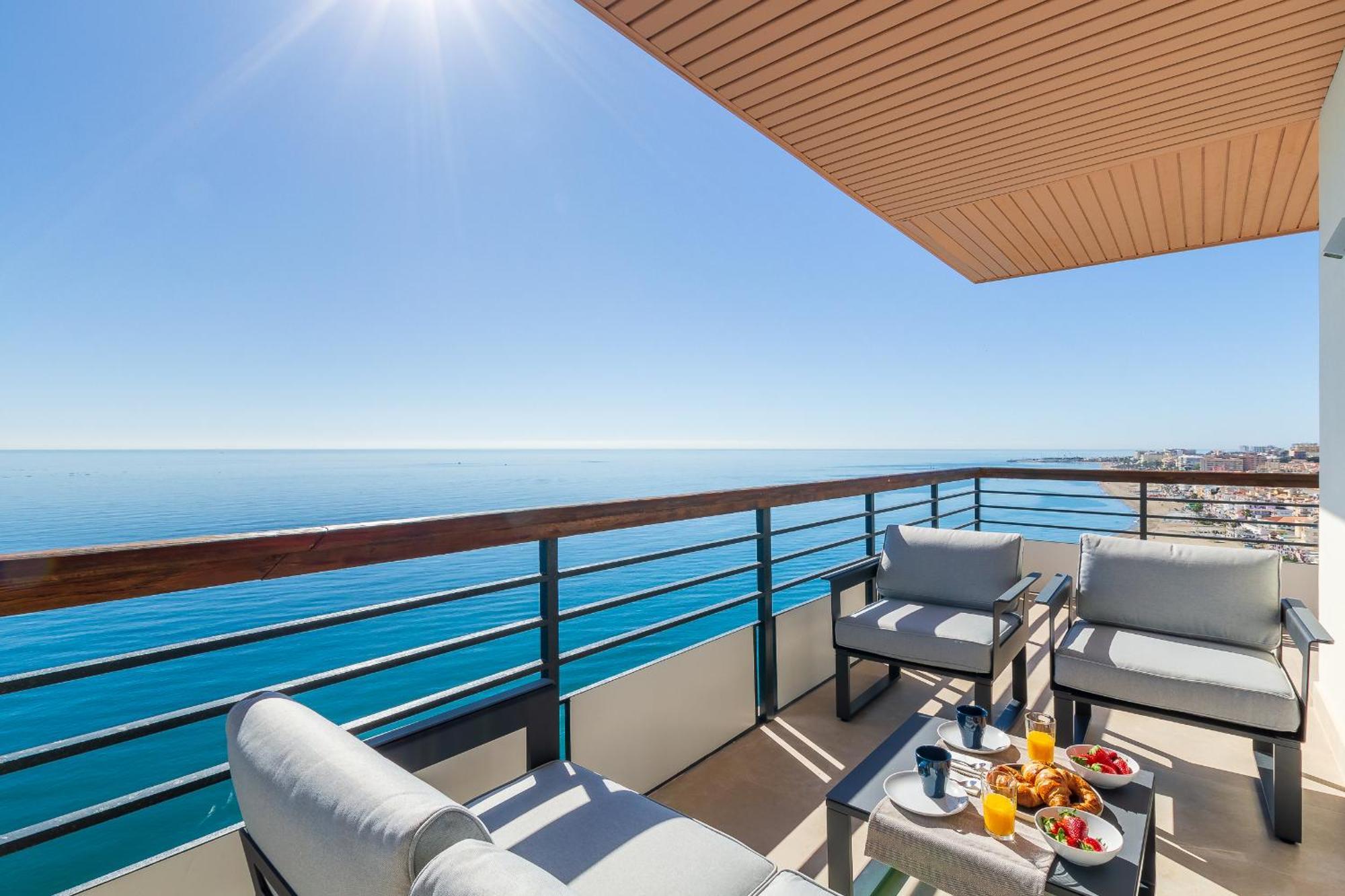 Santa Clara Modern & Exclusive Seafront Apartment Torremolinos Bagian luar foto