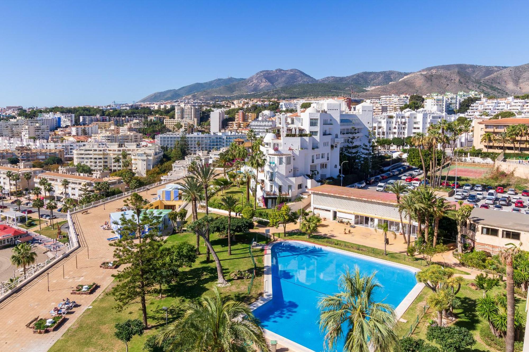 Santa Clara Modern & Exclusive Seafront Apartment Torremolinos Bagian luar foto