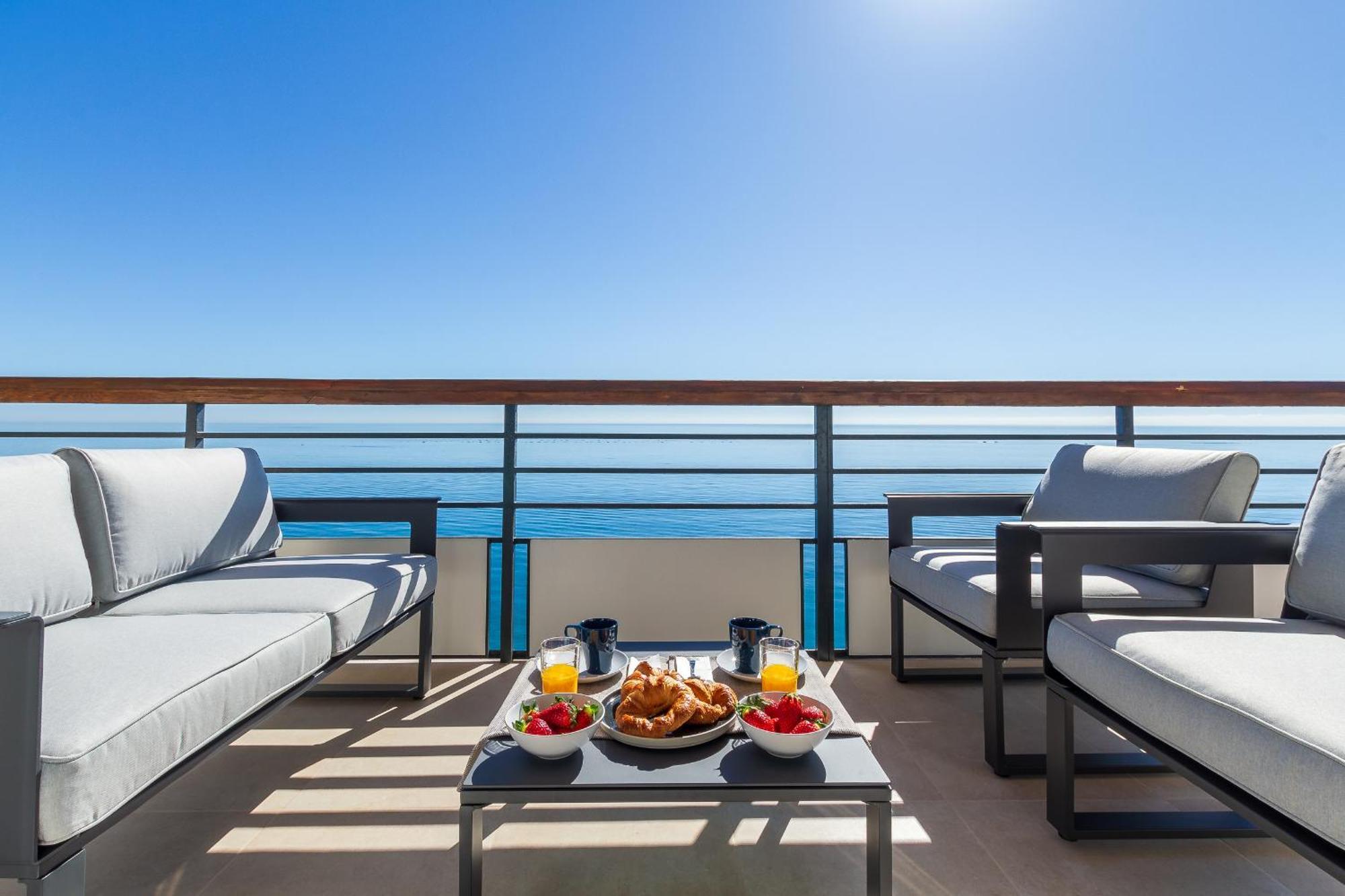 Santa Clara Modern & Exclusive Seafront Apartment Torremolinos Bagian luar foto