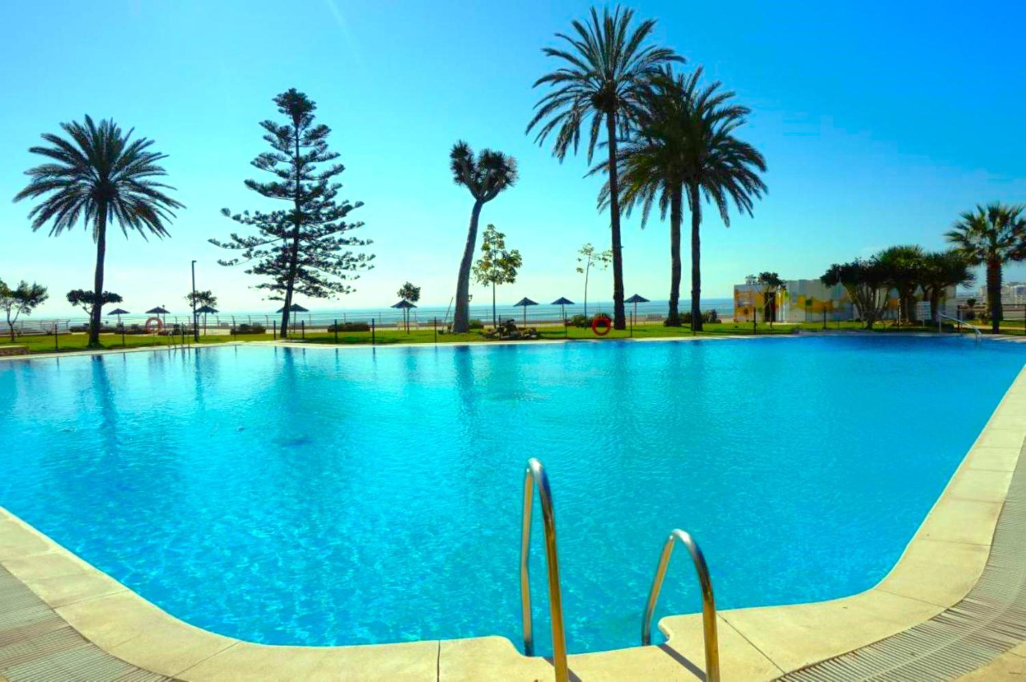 Santa Clara Modern & Exclusive Seafront Apartment Torremolinos Bagian luar foto