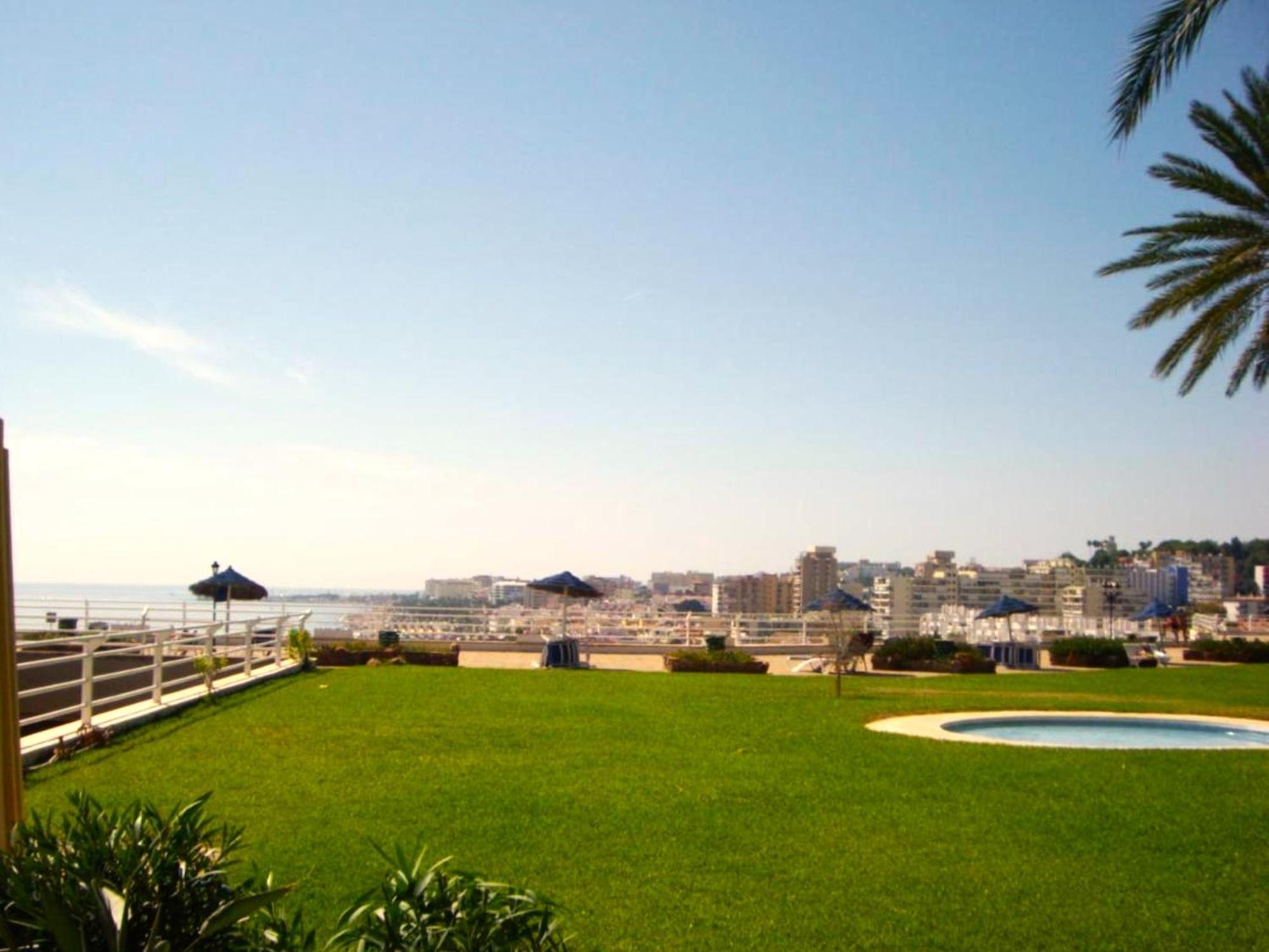 Santa Clara Modern & Exclusive Seafront Apartment Torremolinos Bagian luar foto