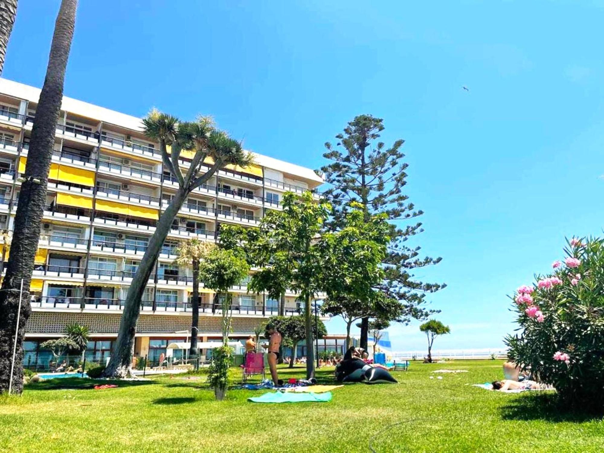 Santa Clara Modern & Exclusive Seafront Apartment Torremolinos Bagian luar foto