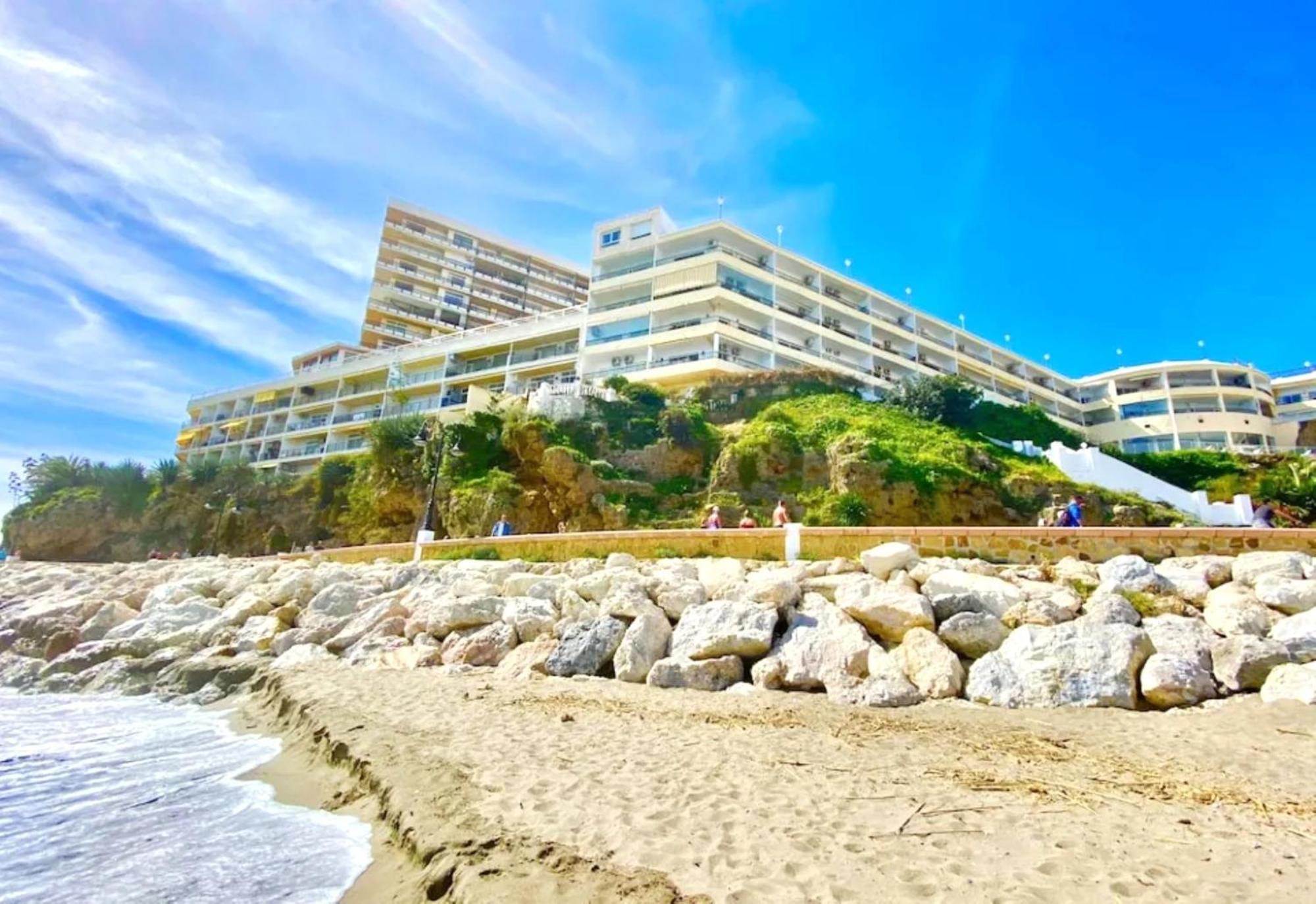 Santa Clara Modern & Exclusive Seafront Apartment Torremolinos Bagian luar foto