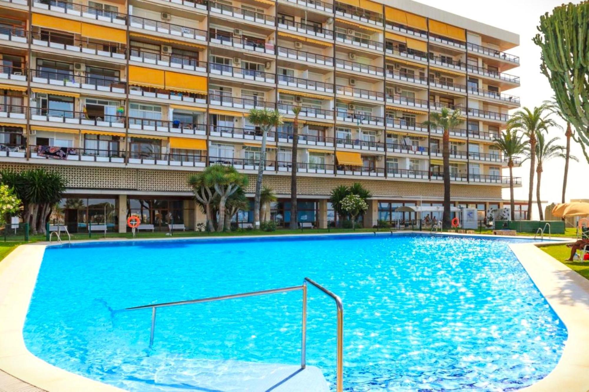 Santa Clara Modern & Exclusive Seafront Apartment Torremolinos Bagian luar foto