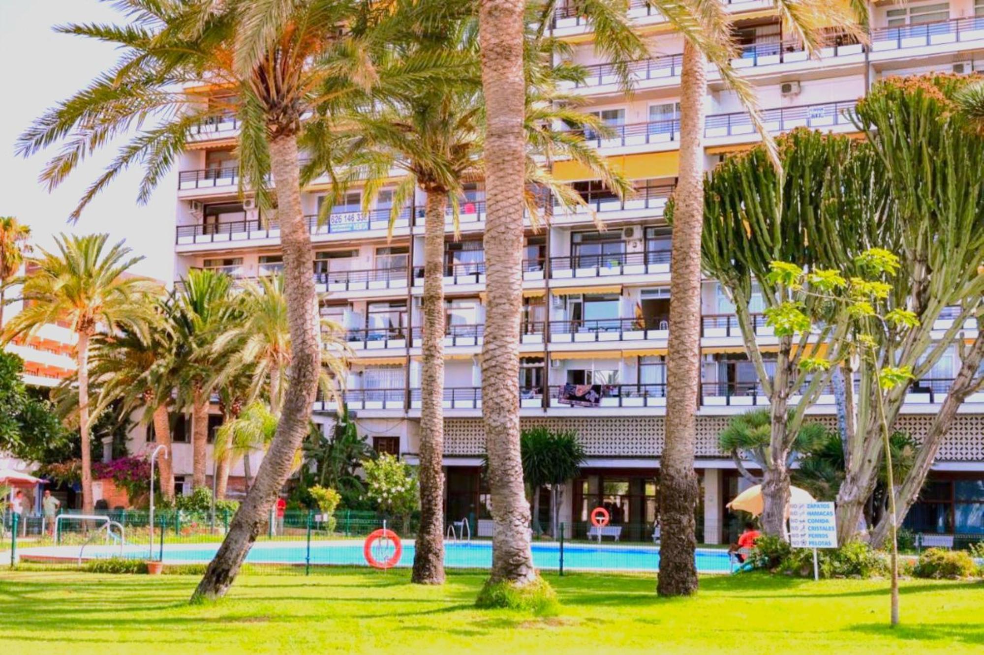 Santa Clara Modern & Exclusive Seafront Apartment Torremolinos Bagian luar foto