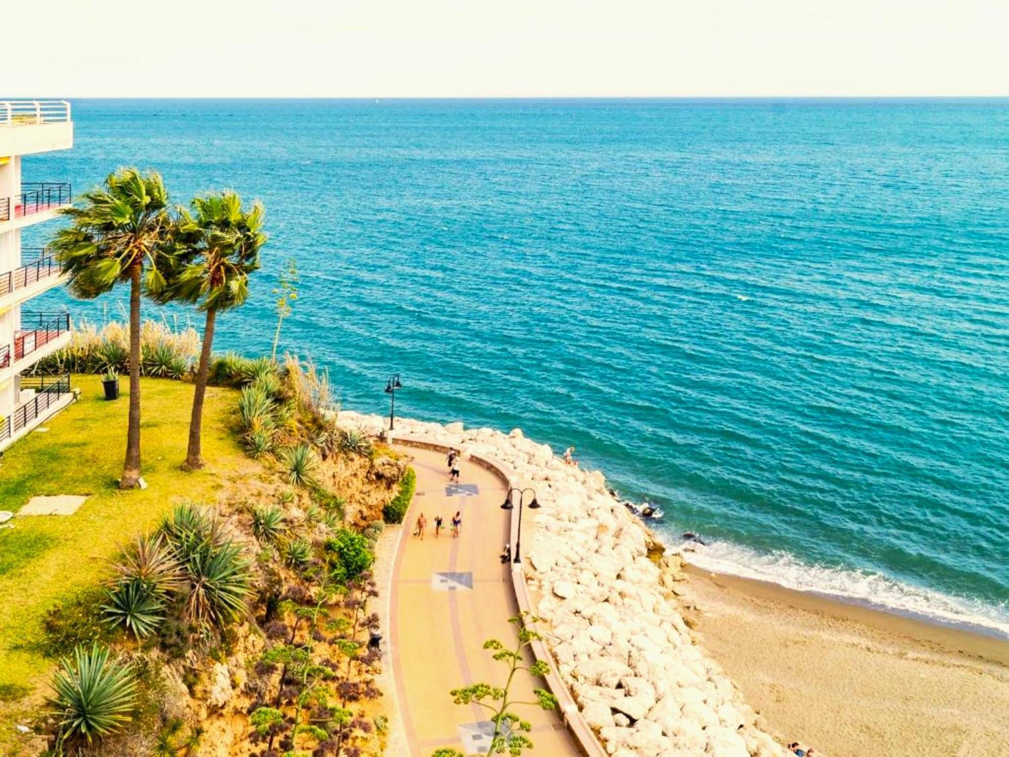 Santa Clara Modern & Exclusive Seafront Apartment Torremolinos Bagian luar foto